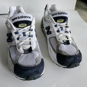 Men's New Balance athletic shoes 12.5